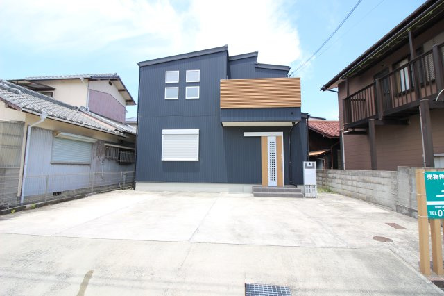 外観：328000565895