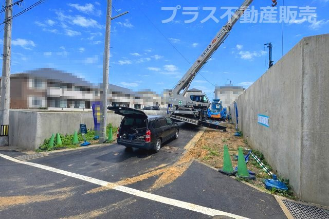 現地写真。プラス不動産販売なら、現場の全ての棟をまとめてご見学頂けます。