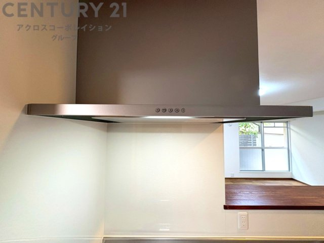 パワフルな吸引力で調理中の臭気等をしっかり処理してくれ、室内を快適に保ってくれます。　