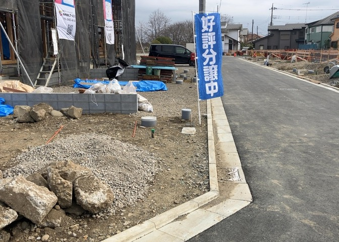 土地の形が極端に長細かったり、狭小地、あるいは道路との高低差がある傾斜地だった場合、後々売ろうとしても買い手がつかない場合もあります。後々、売却することになった時に価値の下がらない土地を選びましょう。