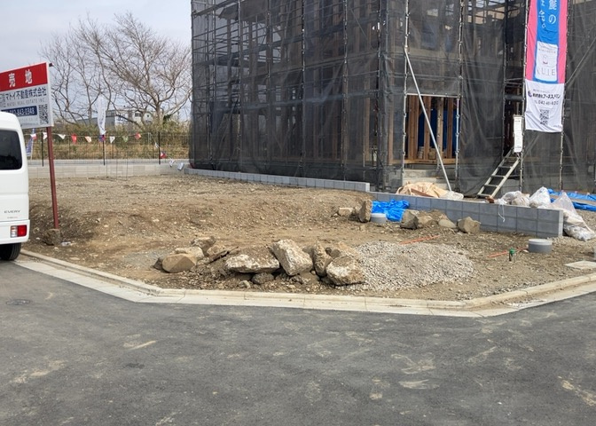 土地探しをしていると都市計画区域という言葉を目にすると思います。法律によって、都道府県知事や国土交通大臣が指定するエリアのことを指しており、都市計画区域は市街化区域と市街化調整区域に分けられています。