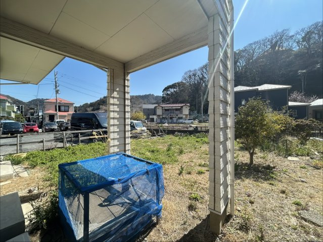 南側に広がるお庭になります。夏にはBBQ等、使い勝手も様々です。