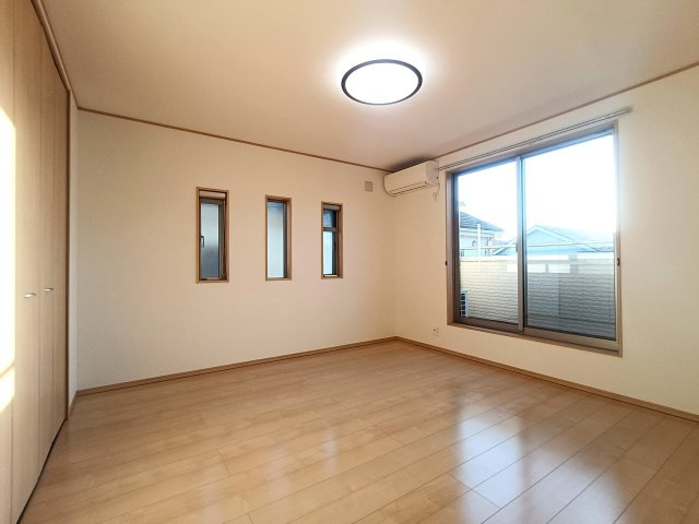 明るく開放的な空間を演出しております