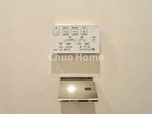 【ウォシュレット】清潔に使いたいお手洗いには最適な設備です。もちろんウォームレットも標準装備です。