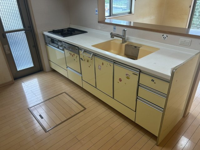 大きなキッチンでお料理も捗ります♪　1階