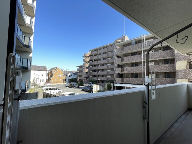 西側バルコニーからの眺望です☆