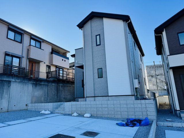 ～八王子みなみ野駅徒歩10分　太陽光パネル設置　住環境の整った一戸建て～