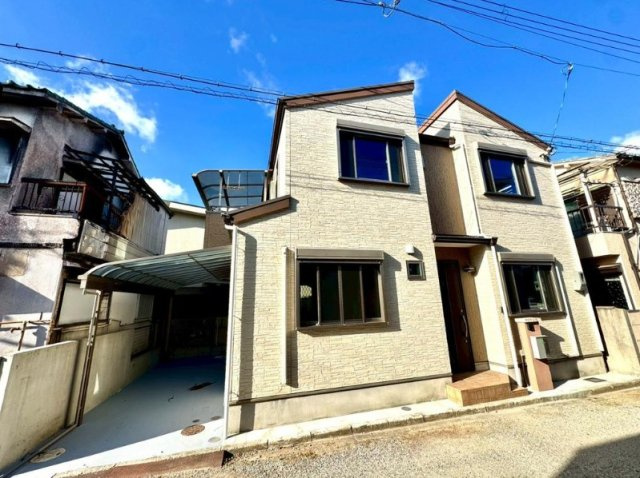 外観：327002229017