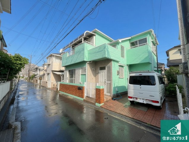 周辺は落ち着いた街並みの住宅地！子育てがしやすい住環境です！現地でしかわからない事もございます。是非一度ご覧ください。