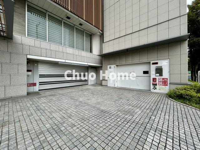 【敷地内駐車場】最新の空き状況や費用などの詳細は担当スタッフまでお問い合わせください。