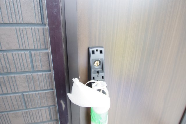 玄関扉はカードキー対応