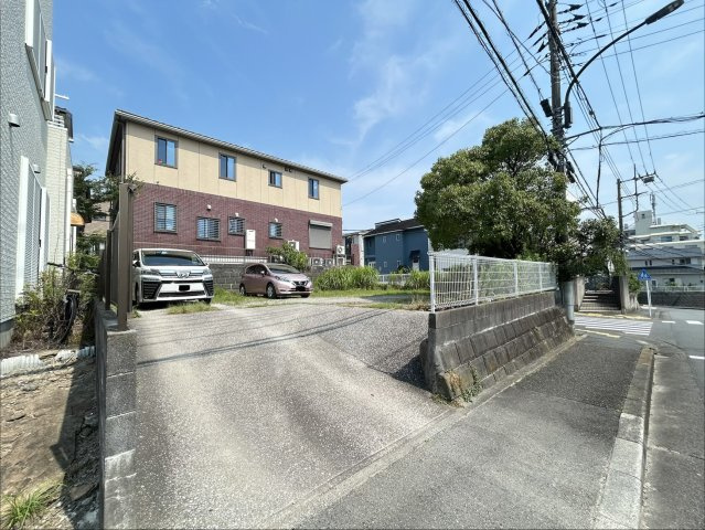 南側・西側に接道の角地の為、陽当りはもちろん、風通しも良好です。