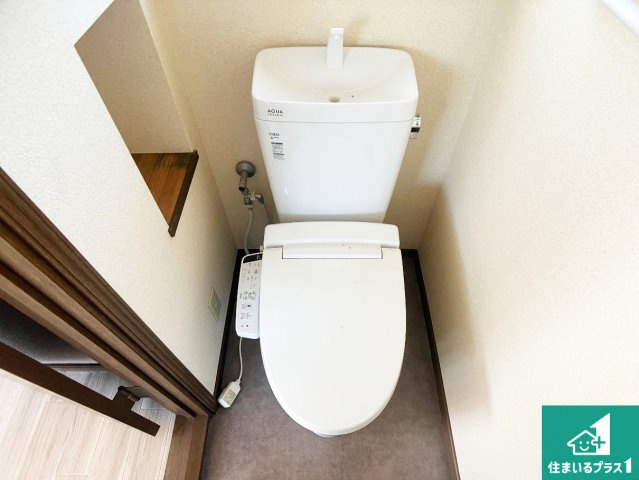 落ち着いた色で統一されたトイレ！