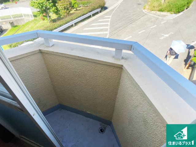 日当たりのよいバルコニー！お部屋が開放的に！