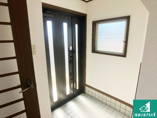 シューズボックスにはたくさんの靴が収納できるので玄関周りはいつもスッキリ！ご家族が増えても安心！