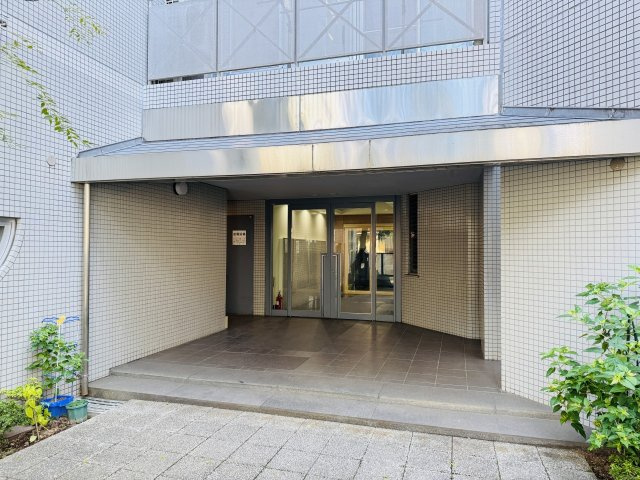 ～管理形態は全部委託式　キレイにメンテナンスされているマンションです～