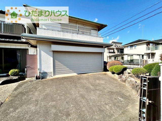 マイホームなら駐車場代がかかりません！しかも、自宅の駐車場で洗車ができます！今までコイン洗車に行っていた手間も省けて、節約にもつながります(^^♪