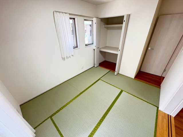 5．75帖和室　和の趣を感じるタタミのお部屋。