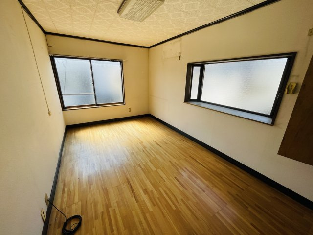 7.5帖の主寝室です