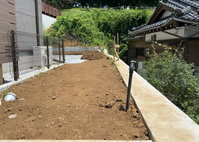 木造住宅とは土台、壁、柱など建築物の強度を支える構造体の材に木が使用されている構造を指します。構造体は建物の自重を支えるだけではなく風圧や水圧、積裁荷重などあらゆる衝撃に耐えるための基礎です。