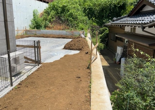 庭があることでガーデニングや家庭菜園はもちろん、こどもの遊び場やペットを放して遊ぶことができます。また、家の周囲に余裕があるということです。隣地との間があれば、十分な日当たりと、風通しが確保できます。