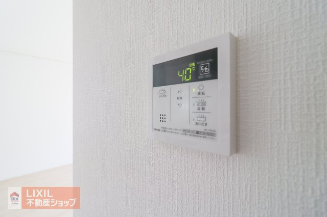 【温水設備】現地完成写真。給湯スイッチ付きで温度調整もラクラクです。