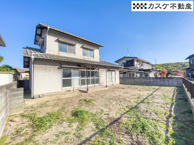 広い庭は小さい子供やペットが遊んだり趣味を楽しんだりできます