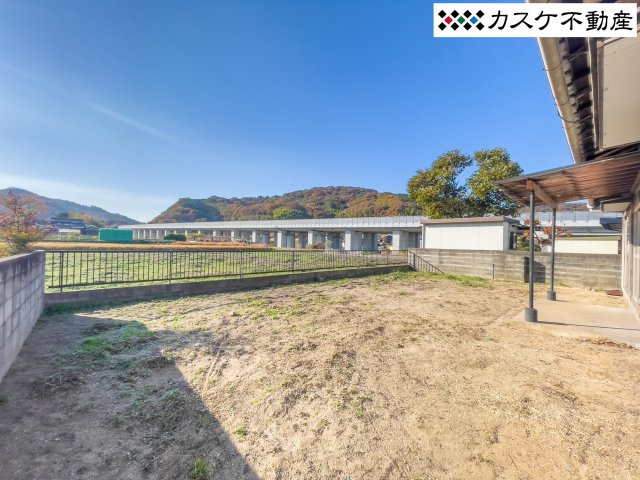 広い庭は小さい子供やペットが遊んだり趣味を楽しんだりできます