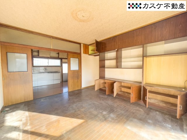 収納力たっぷりのリビングです◎