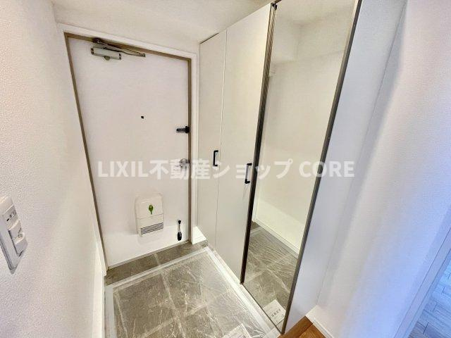 いつも気持ちよくご家族をむかえられるよう、玄関下駄箱収納をフル活用してスッキリとした玄関！　　