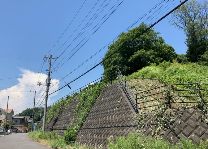 土地の地勢が高台の場合、景色を綺麗にみることができ、景色にこだわってお家探ししている方におすすめです！また平坦地よりも風通しがいいというメリットがあります。デメリットもあるので是非現地でご確認下さい。