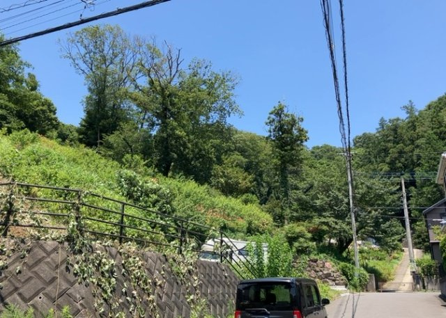 眺望を気にして物件を探す場合、前面に建物が建っていないか現地で確認しましょう！前面に建物があると景色はもちろん、日当たりや風通しにも影響が出てきます。住んだ時のことを想像しながら現地見学をしましょう。
