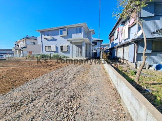 開放感のある、物件前面道路の様子です◇　