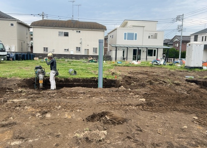 人が暮らすうえで日光は大切な要素となります。日当たりの良さは譲れないポイントですね。併せて近くに大きな建築物の建築予定がないか、あるいはそれが可能な土地が近くにないか事前に確認することもお勧めします。