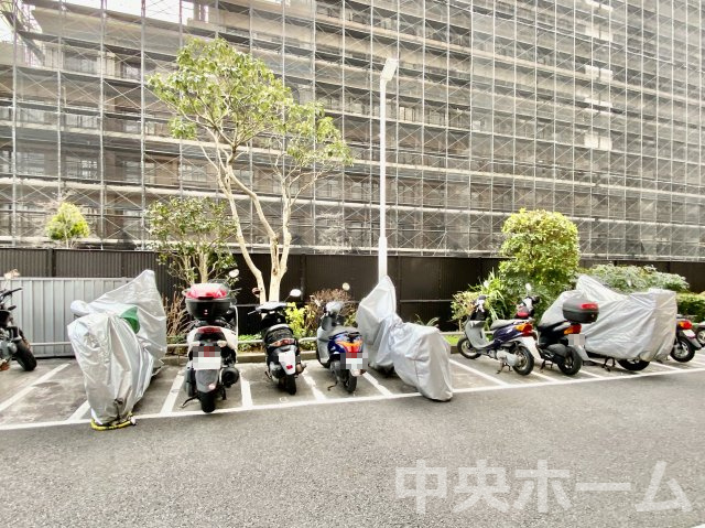 【バイク置場】最新の空き状況や費用などの詳細は担当スタッフまでお問い合わせください。