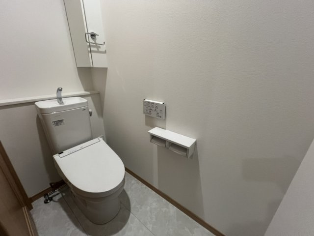 2階トイレです☆