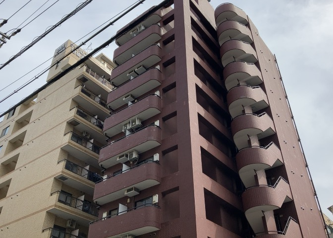 ＳＲＣ造は強度や耐震性の面でもRC造と比べて優れています。そのため、10階建以上の高層または超高層マンションなどの建築にも多く採用されています。柱や梁などのサイズが小さくても高い耐震性を確保できます。