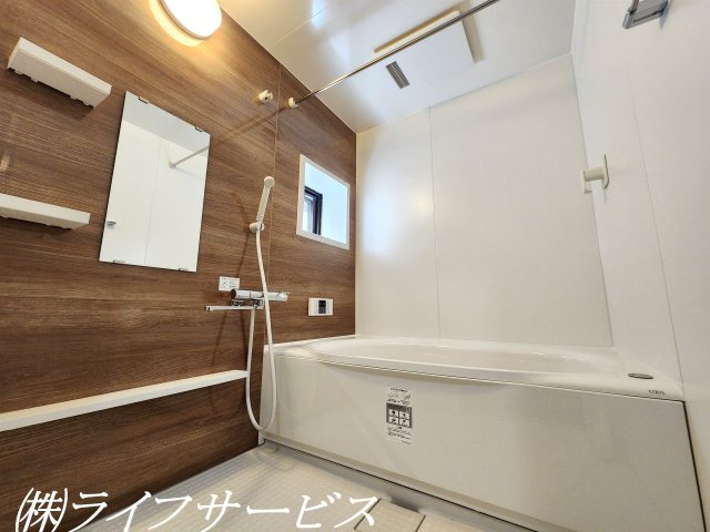 ユニットバス新調/浴室窓有