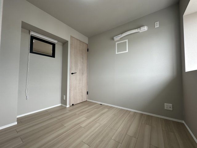 エアコン配管設置済。全てのお部屋にエアコン設置が可能です。