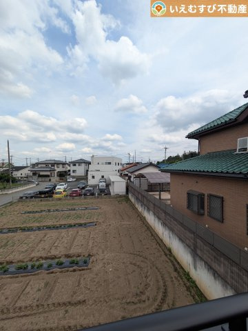 高い建物が無く開放感のある展望　バルコニーからの展望も開けていて閑静な住宅地が望めます。日当りも良いですね♪