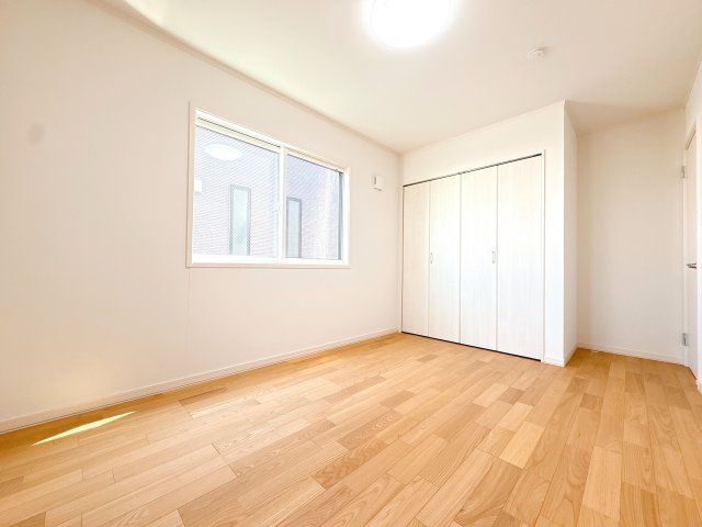 2Ｆ北東洋室の別角度になります♪
