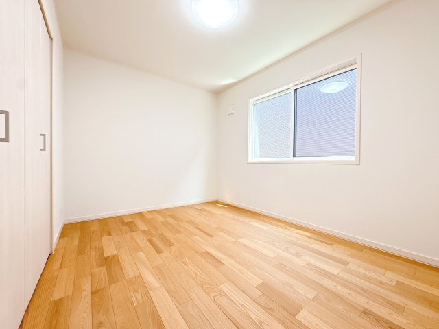 2Ｆ6帖の中部屋になります♪