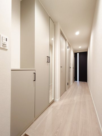 【新品】建具、扉、デザインクロス、フローリング！全てが新しくなりました♪