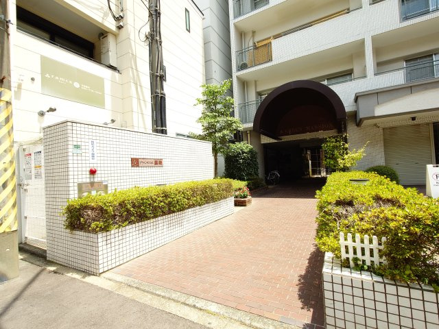 【グリーンマンション薬院】エントランスアプローチ♪