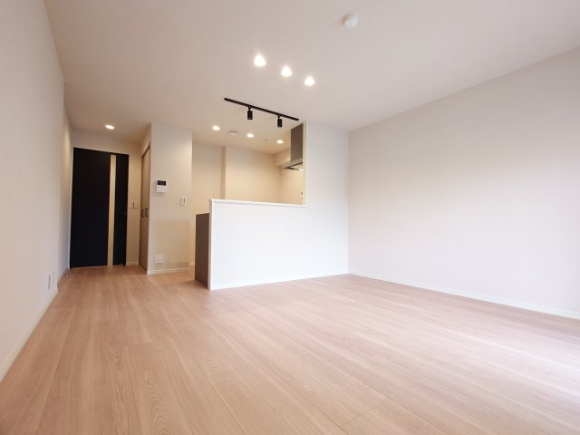 【リノベーション仕様】洗練されたお洒落なデザイン空間！調光ダウンライト、全居室フローリング仕上げ♪