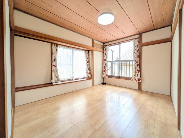 ～2階6.0帖の洋室　出窓付きのお部屋です～