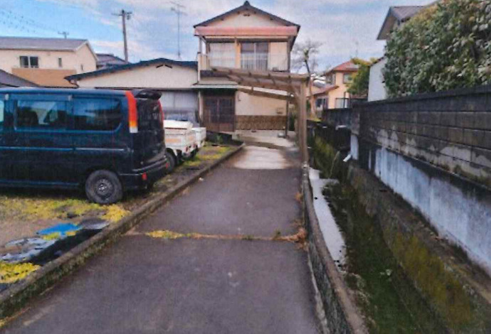 家までのアプローチです。