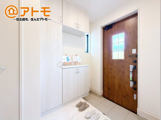 玄関は収納付きで使い勝手良好♪見た目もすっきり♪