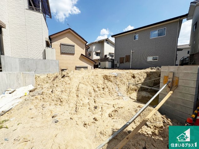 周辺は落ち着いた街並みの住宅地！子育てがしやすい住環境です！現地でしかわからない事もございます。是非一度ご覧ください。