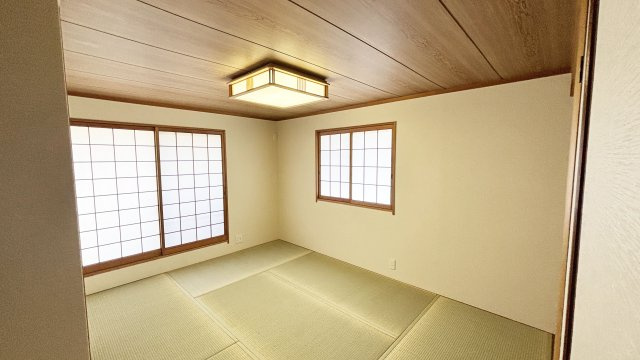 畳のぬくもりを感じる和室スペースです！